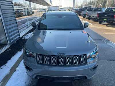 2022 Jeep Grand Cherokee, $21331. Photo 9