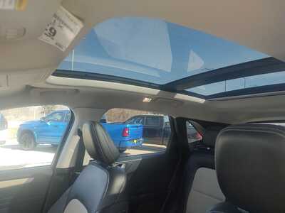 2022 Ford Escape, $25638. Photo 10