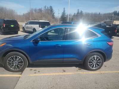 2022 Ford Escape, $25638. Photo 2