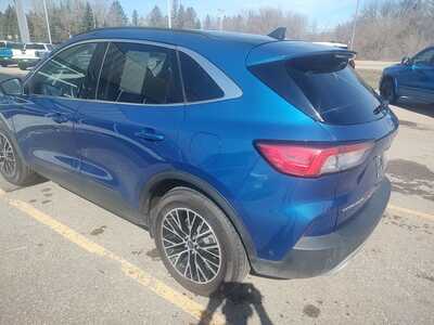 2022 Ford Escape, $25638. Photo 3
