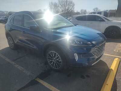 2022 Ford Escape, $25638. Photo 7