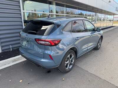 2023 Ford Escape, $23931. Photo 5