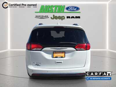 2018 Chrysler Pacifica, $13965. Photo 4