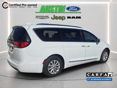 2018 Chrysler Pacifica, $13965. Photo 5