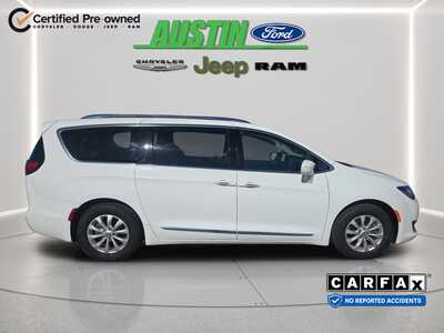 2018 Chrysler Pacifica, $13965. Photo 6