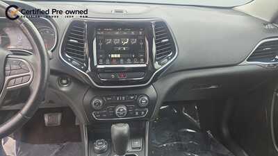 2019 Jeep Cherokee, $17140. Photo 10