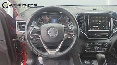 2019 Jeep Cherokee, $17140. Photo 11