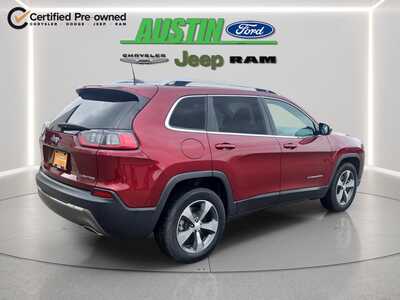2019 Jeep Cherokee, $17140. Photo 5