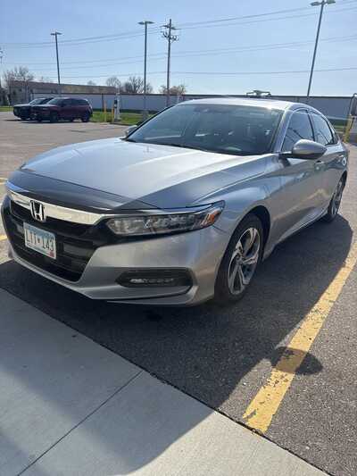 2019 Honda Accord, $24790. Photo 1