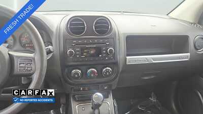 2016 Jeep Compass, $8330. Photo 10