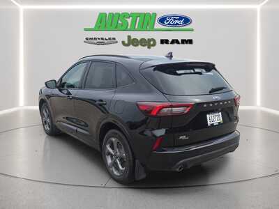 2024 Ford Escape, $25606. Photo 3