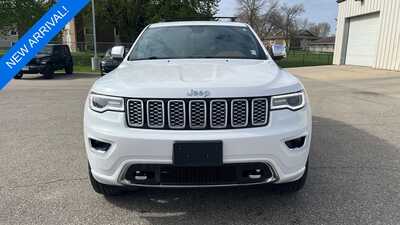 2020 Jeep Grand Cherokee, $25440. Photo 3