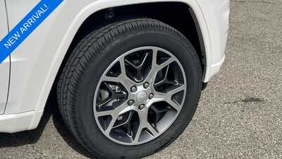 2020 Jeep Grand Cherokee, $25440. Photo 6