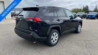 2024 Toyota RAV4, $28350. Photo 6