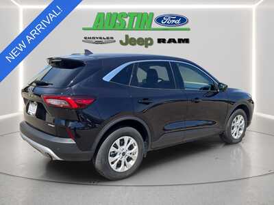 2023 Ford Escape, $25330. Photo 5