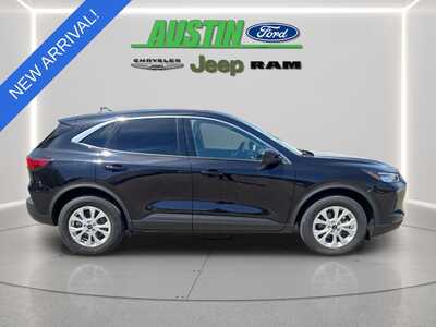 2023 Ford Escape, $25330. Photo 6
