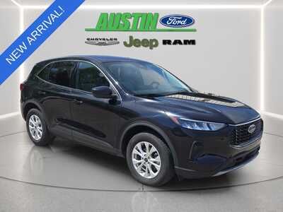 2023 Ford Escape, $25330. Photo 7