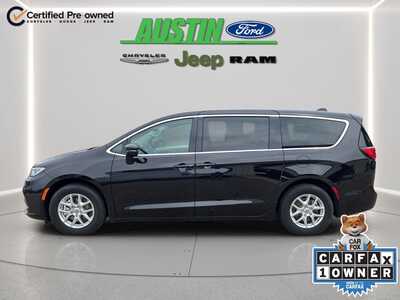 2024 Chrysler Pacifica, $25348. Photo 2