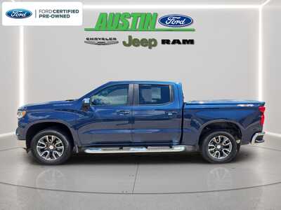 2022 Chevrolet 1500 Crew Cab, $29340. Photo 2