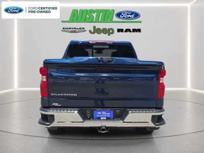 2022 Chevrolet 1500 Crew Cab, $29340. Photo 4