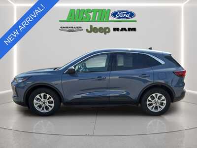 2023 Ford Escape, $25330. Photo 2