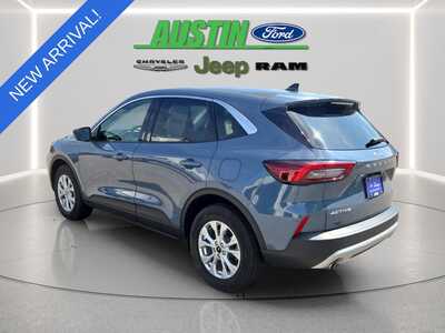 2023 Ford Escape, $25330. Photo 3