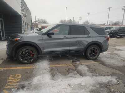 2021 Ford Explorer, $35338. Photo 2