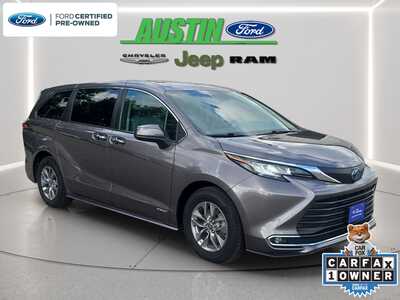 2021 Toyota Sienna, $35330. Photo 7