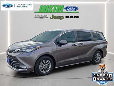 2021 Toyota Sienna, $35330. Photo 1