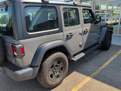 2020 Jeep Wrangler Unlimited, $25330. Photo 4