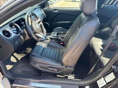 2013 Ford Mustang, $27330. Photo 9