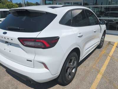 2023 Ford Escape, $25340. Photo 5