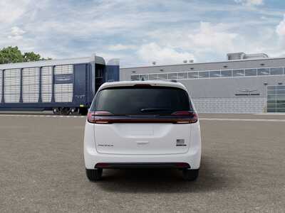 2027 Chrysler Pacifica, $51755. Photo 7
