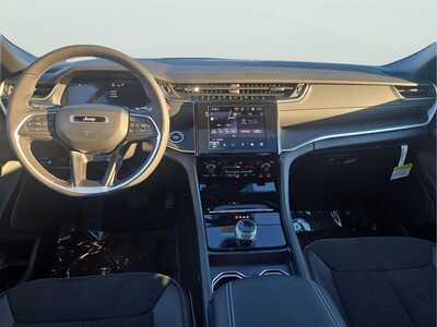 2025 Jeep Grand Cherokee, $36240. Photo 12
