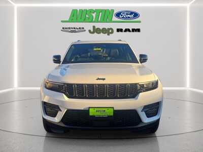 2025 Jeep Grand Cherokee, $36240. Photo 8