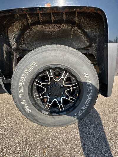 2018 Chevrolet Silverado 1500, $19845. Photo 9