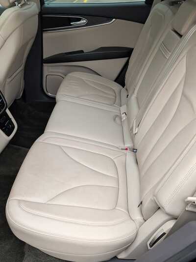 2018 Lincoln MKX, $20330. Photo 9