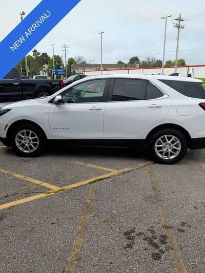 2022 Chevrolet Equinox, $19040. Photo 2