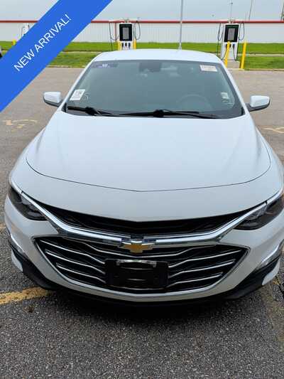 2022 Chevrolet Malibu, $17540. Photo 2