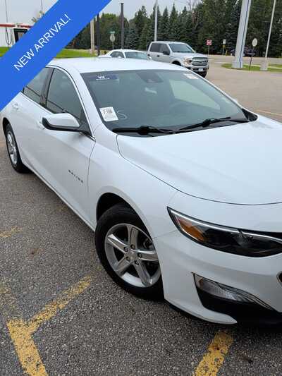2022 Chevrolet Malibu, $17540. Photo 3