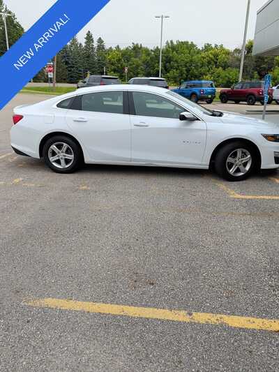 2022 Chevrolet Malibu, $17540. Photo 4