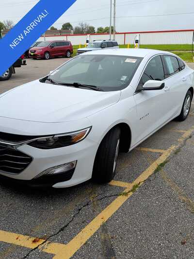2022 Chevrolet Malibu, $17540. Photo 1