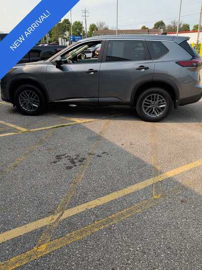 2024 Nissan Rogue, $18338. Photo 8