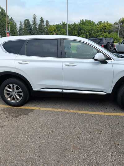2019 Hyundai Santa Fe, $15340. Photo 2