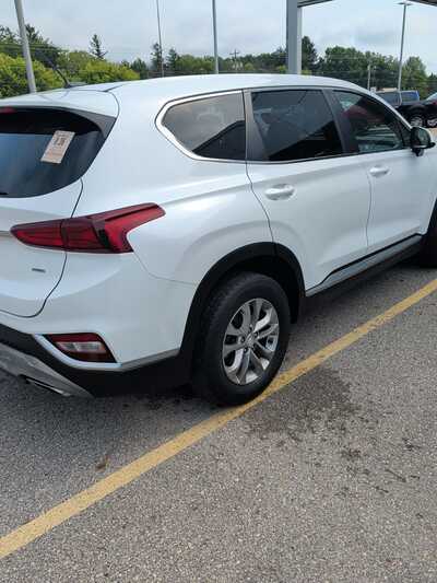 2019 Hyundai Santa Fe, $15340. Photo 3