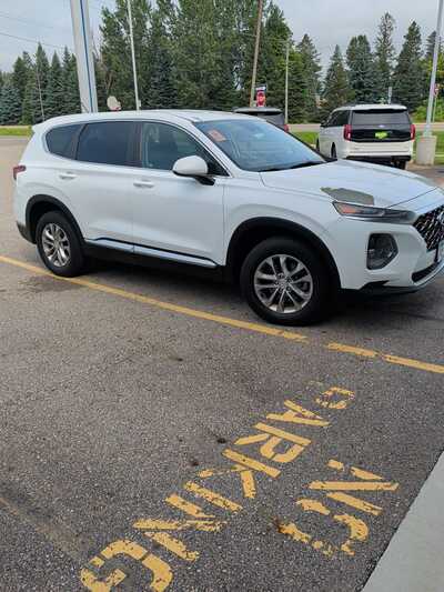 2019 Hyundai Santa Fe, $15340. Photo 1