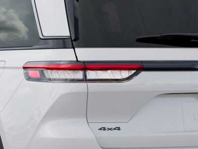 2027 Jeep Grand Cherokee, $49627. Photo 9