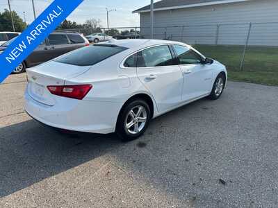 2024 Chevrolet Malibu, $19308. Photo 5