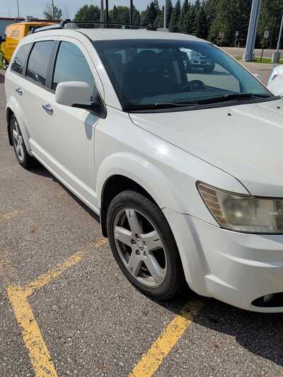 2010 Dodge Journey, $6330. Photo 4