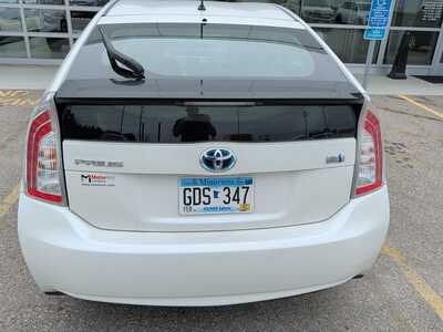 2013 Toyota Prius, $11330. Photo 3